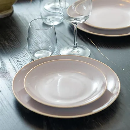 Cosy 3 Bedroom Balcony Free Parking Fast Wifi *