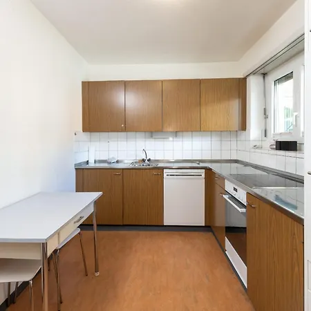 Cosy 3 Bedroom Balcony Free Parking Fast Wifi Appartamento