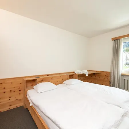 Cosy 3 Bedroom Balcony Free Parking Fast Wifi Apartment St. Moritz