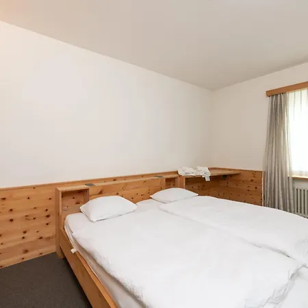 Cosy 3 Bedroom Balcony Free Parking Fast Wifi Apartament Sankt Moritz