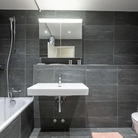 Apartament Cosy 3 Bedroom Balcony Free Parking Fast Wifi