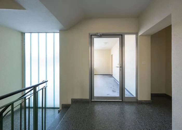 Apartment Cosy 3 Bedroom Balcony Free Parking Fast Wifi St. Moritz