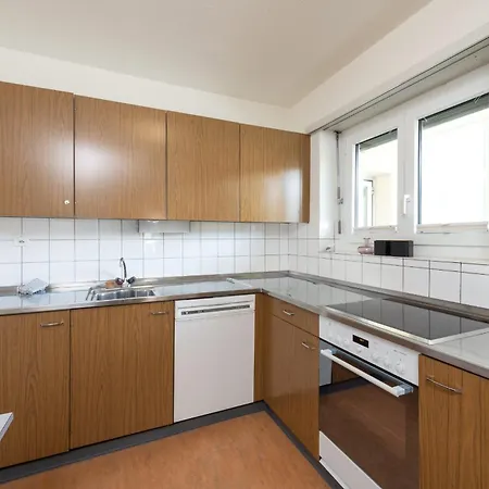 Cosy 3 Bedroom Balcony Free Parking Fast Wifi * Sankt Moritz