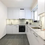 Apartmán Cosy 3 Bedroom Balcony Free Parking Fast Wifi *